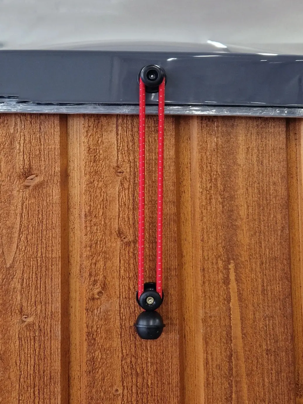 Lid Fastener